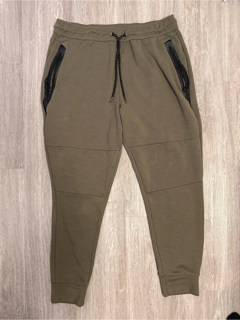 Ardene Men's Olive Green Jogger Sweatpants with Black Zip Details